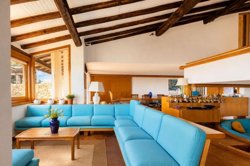 Restaurant/places to eat, Living room, Banquet/Function facilities, Seating area