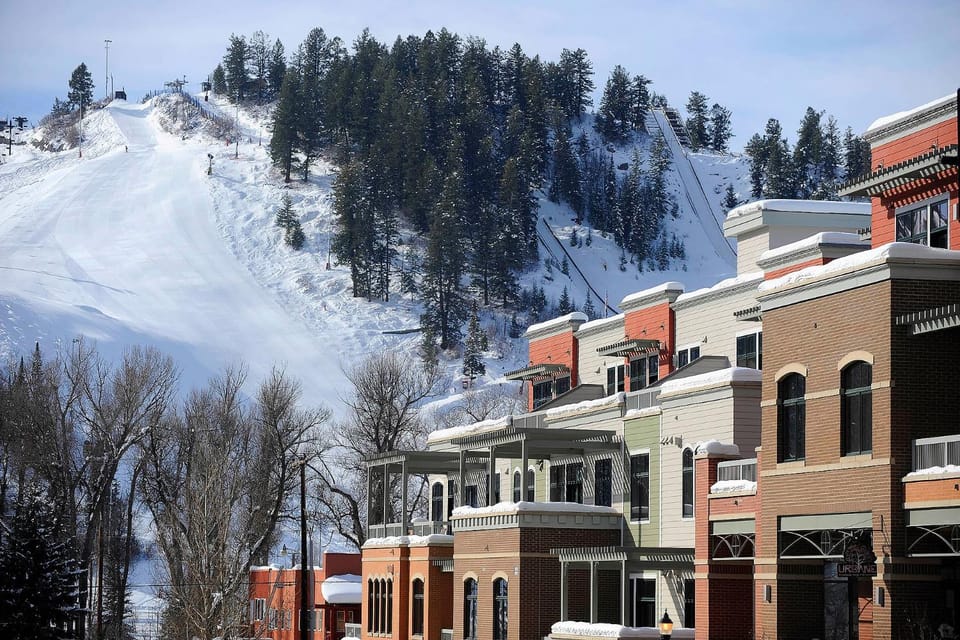 H205A - Howelsen Place Apartment in Steamboat Springs