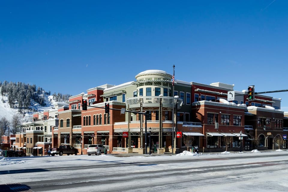 H301B - Howelsen Place Apartment in Steamboat Springs