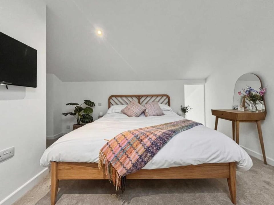 Damson Barn, modern barn conversion free parking House in Huntingdonshire District