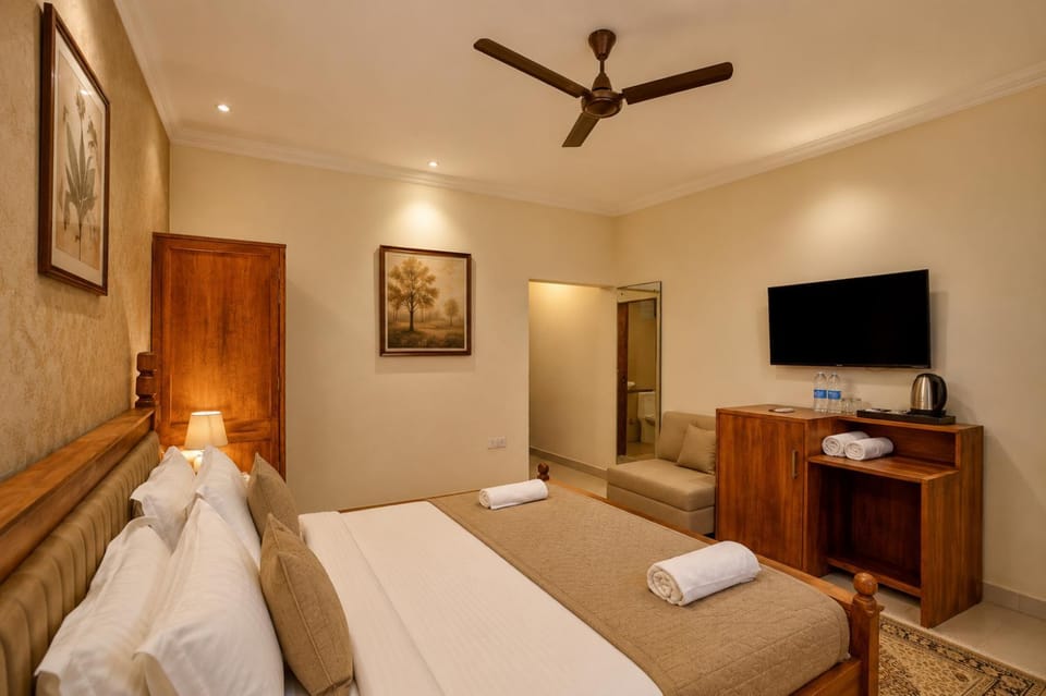 Photo of the whole room, Bedroom