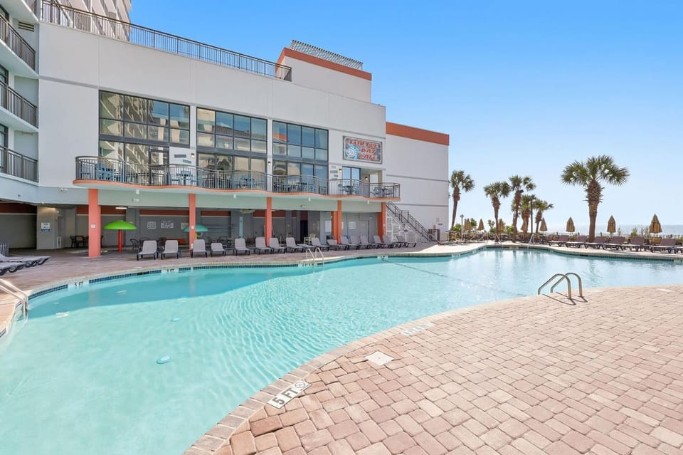 Ocean Wink at Grande Cayman Resort w Lazy River House in Myrtle Beach
