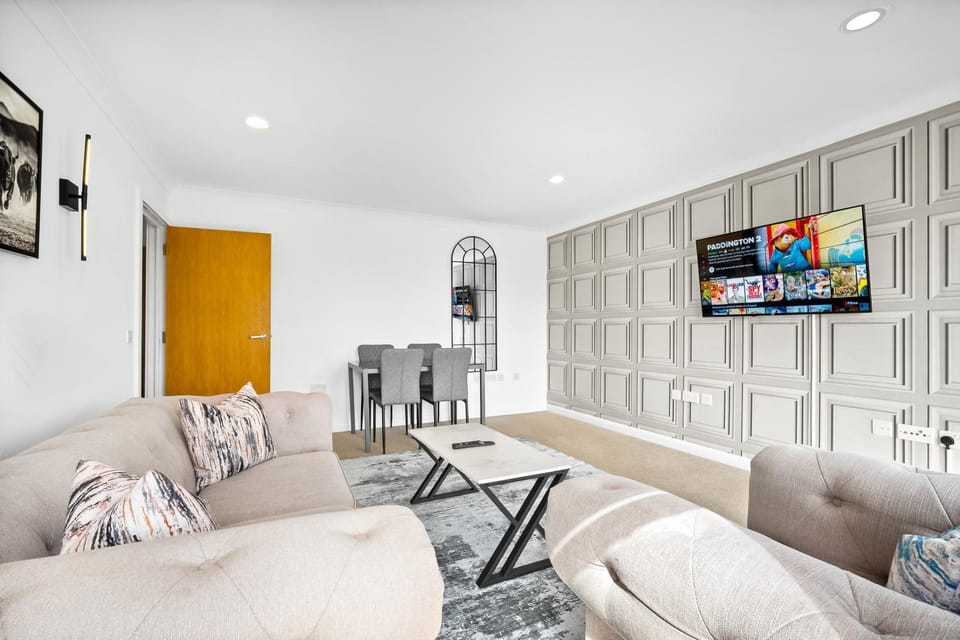 Living room, Evening entertainment