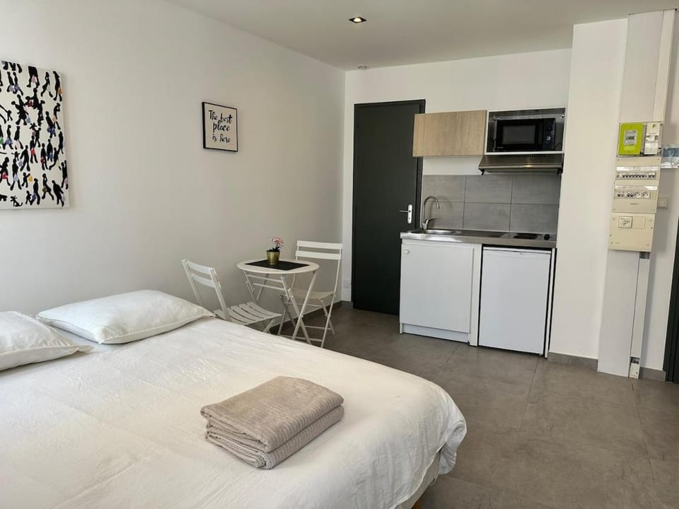 Cozy studio - Place des Halles Apartment in Toulon