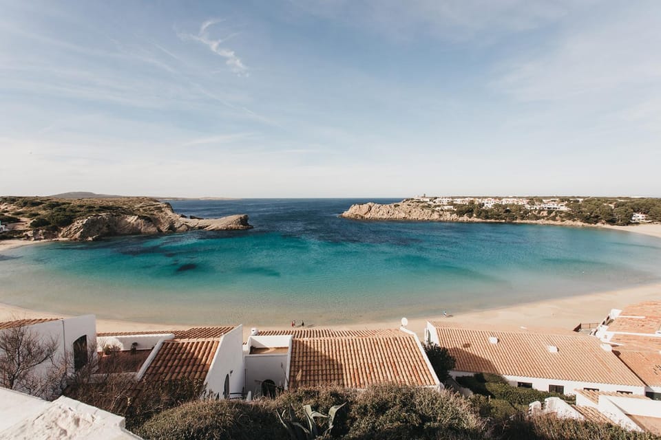 Nearby landmark, Off site, Day, Neighbourhood, Natural landscape, Summer, Beach