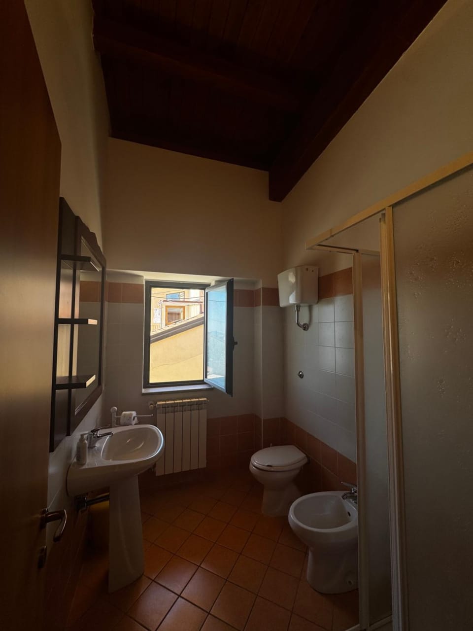 Toilet, Bathroom, bidet, towels