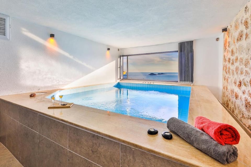 Luxury villa with private pool, sea views, and sauna Villa in Kalkan Belediyesi