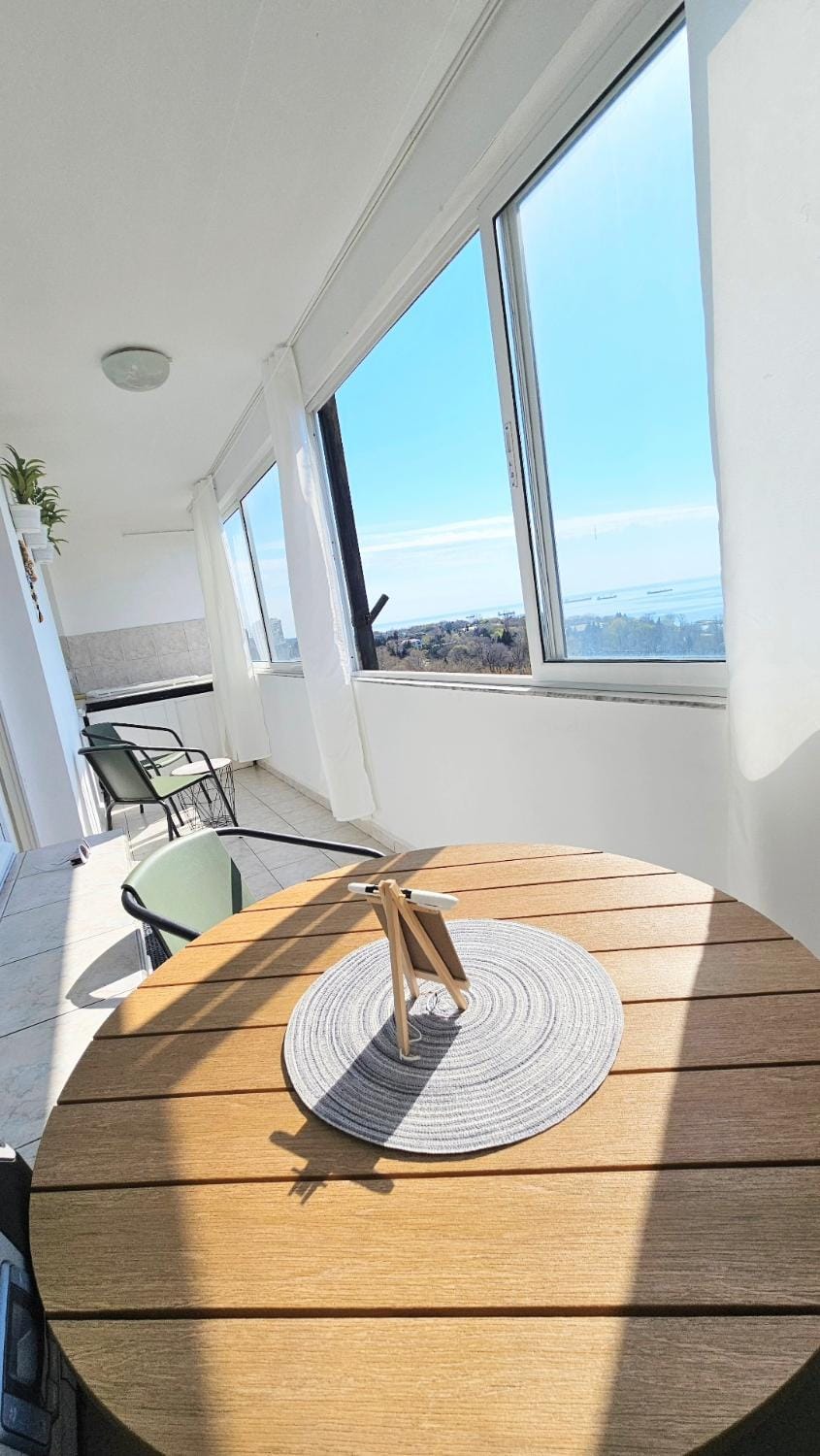 Balcony/Terrace, Balcony/Terrace