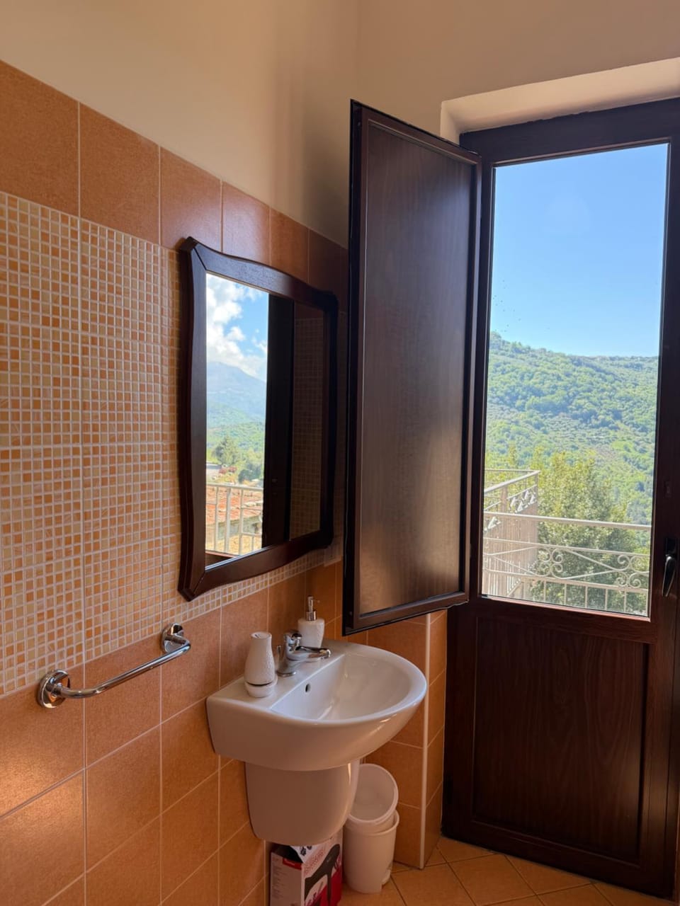 Natural landscape, Bathroom, Mountain view