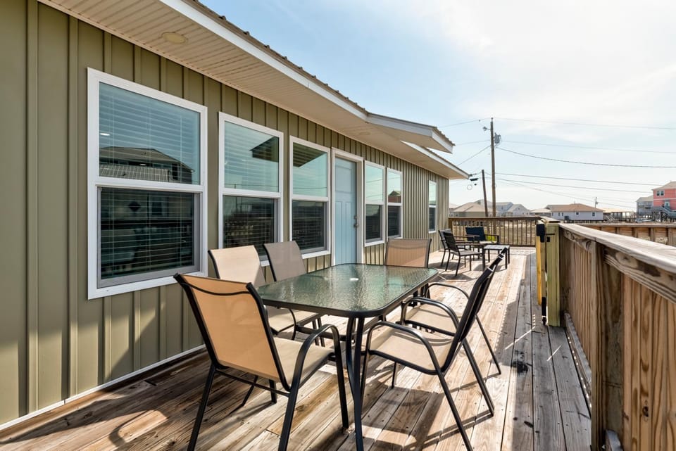 Patio, Day, Balcony/Terrace, Seating area, Dining area
