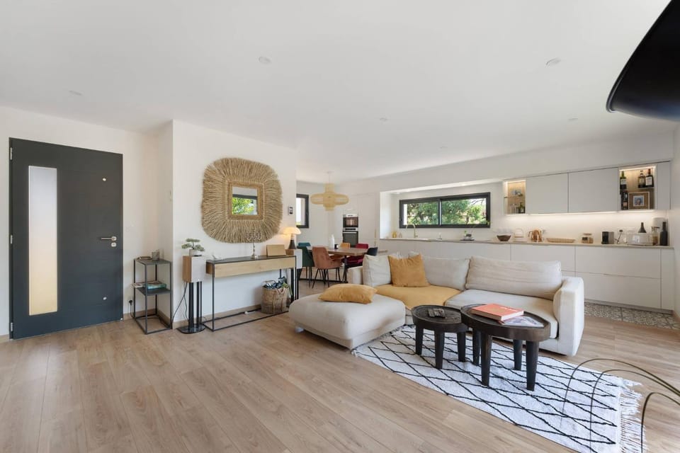 Property building, Living room