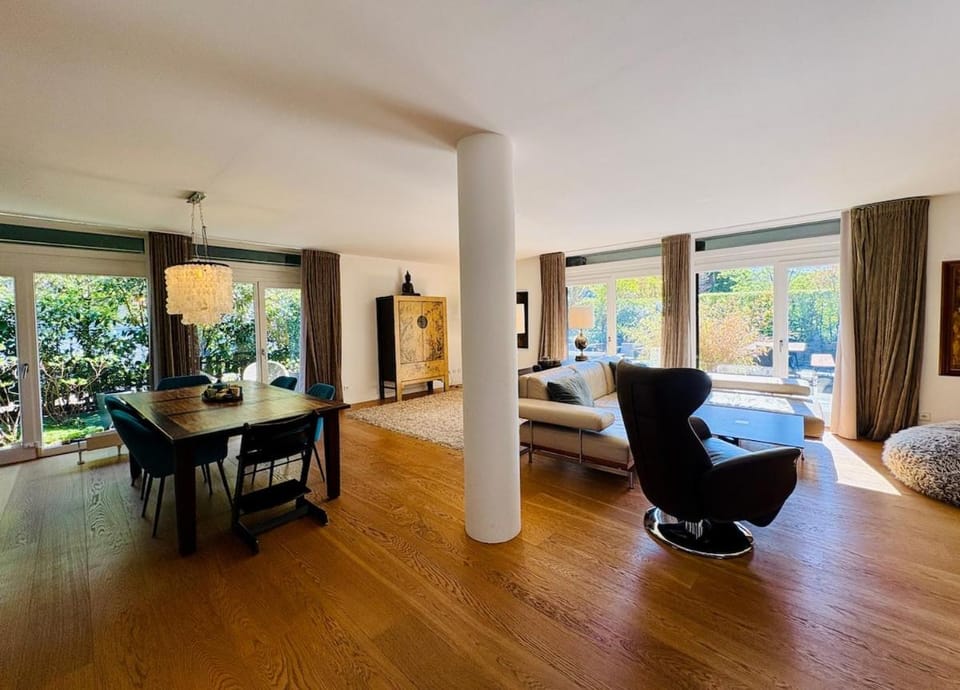 Living room, Seating area, Dining area