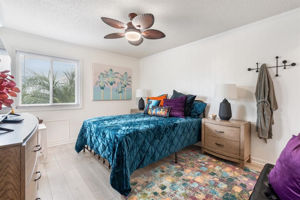 Retro-Themed Condo 2BR Perfect Location Apartment in South Carolina