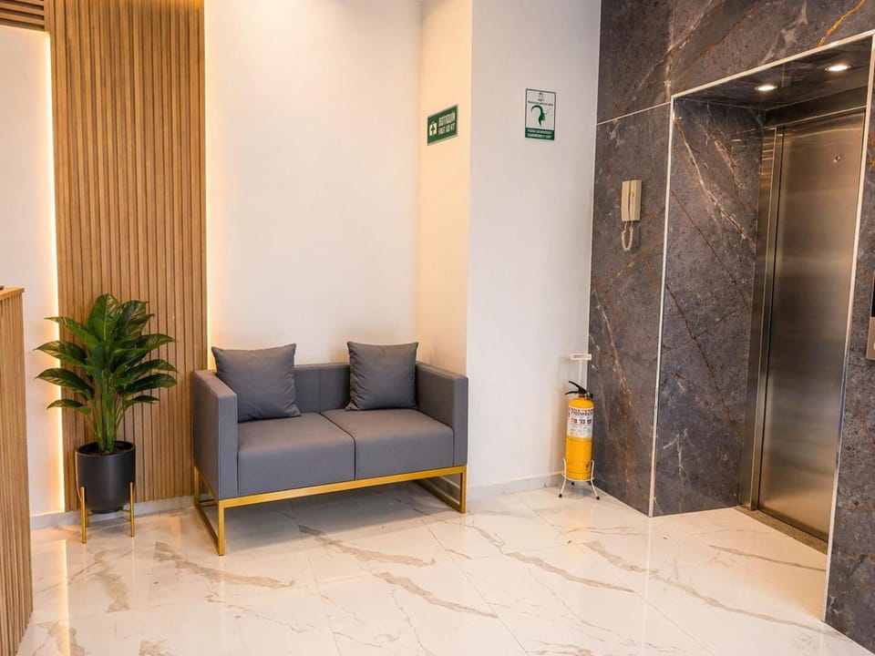 Aw Hotel Embassy Corner - Corferias, Embajada EEUU & Vive Claro Hotel in Bogota