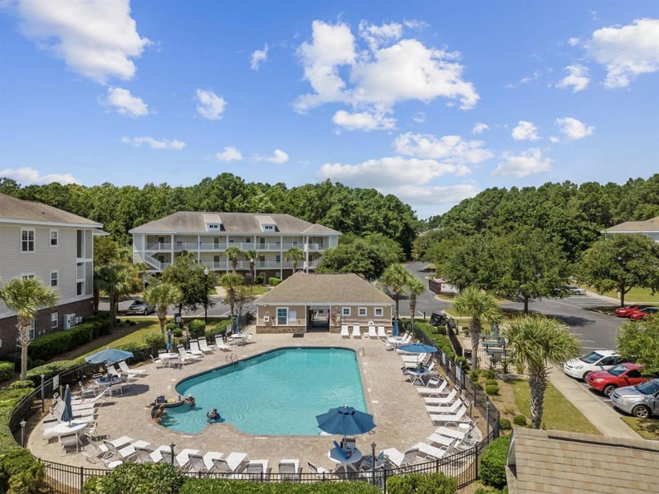 Relaxing Haven Retreat 2 Bedroom Condo with Golf Course Views Apartment in North Myrtle Beach