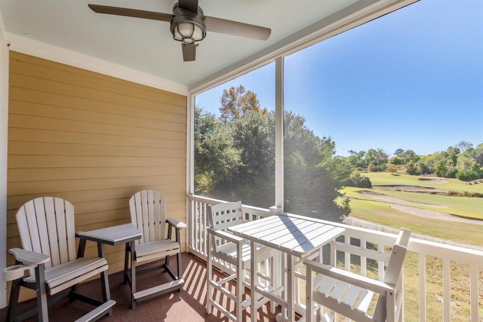 Relaxing Haven Retreat 2 Bedroom Condo with Golf Course Views Apartment in North Myrtle Beach