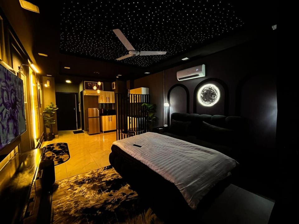 Dark theme Starlight Studio 1 Bed Pool Wifi Apartment in Lahore
