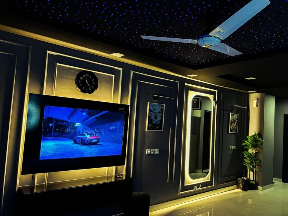 Dark theme Starlight Studio 1 Bed Pool Wifi Apartment in Lahore