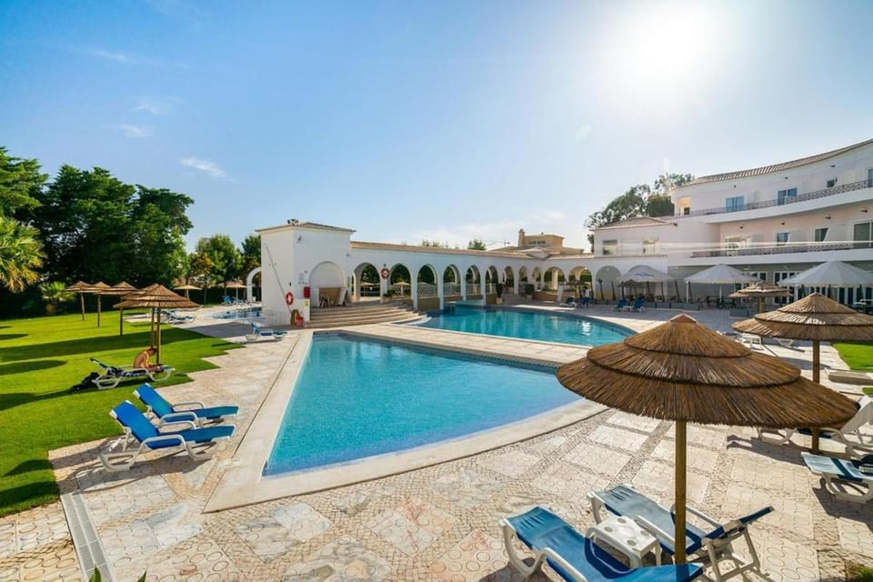 La Casa - Vila Rosa by CORAL - Pool Resort Apartment in Portimao