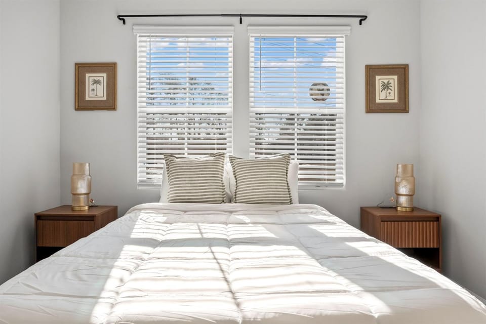 New 4BR Designer Beach Home Near Main St & Ocean Country House in North Myrtle Beach
