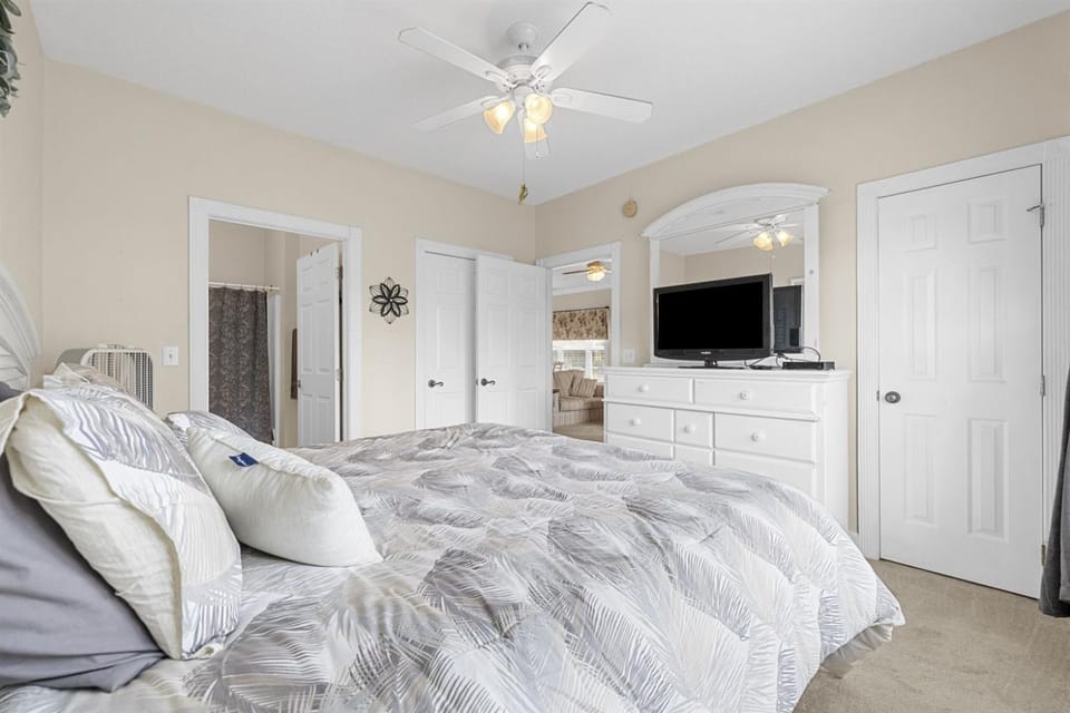 Cozy 2BR Condo in Little River Near Beaches & Golf Apartment in Little River