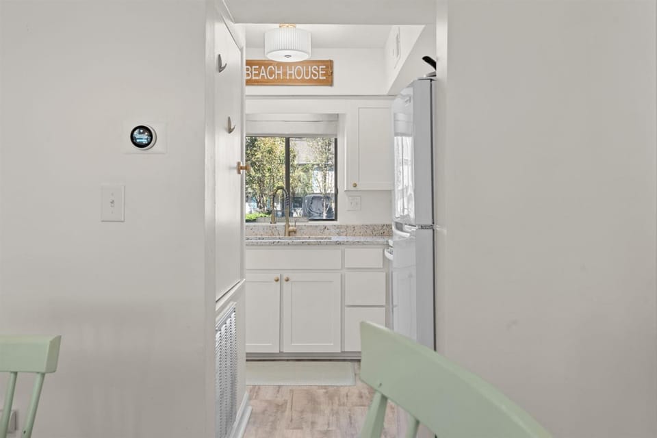 ️ Private 2BR Townhouse 1 Mile to Beach Golf Views! ️️ Dogs stay free Apartment in North Myrtle Beach