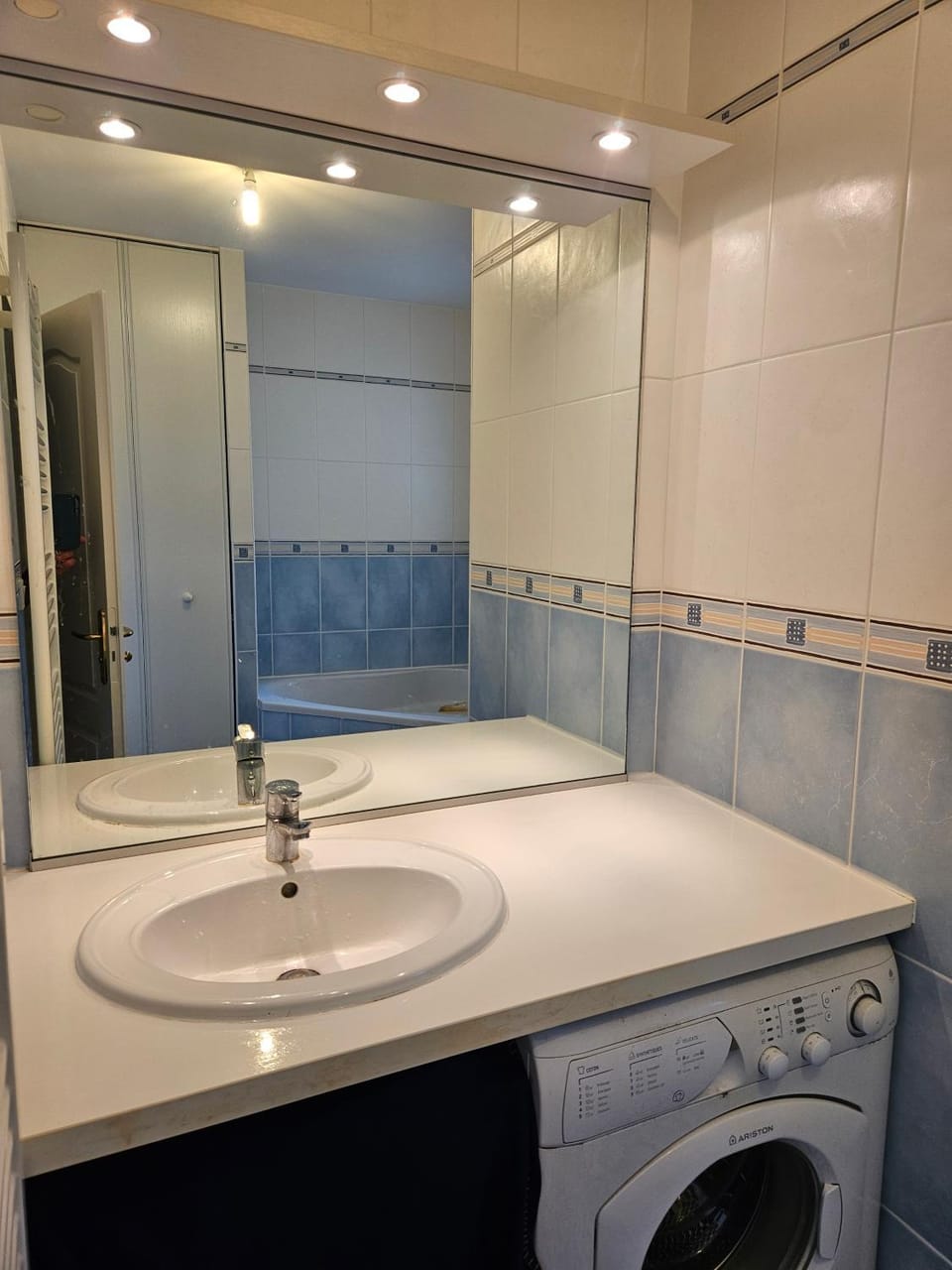 Chambre et sdb privée dans une maison Vacation rental in Nouvelle-Aquitaine