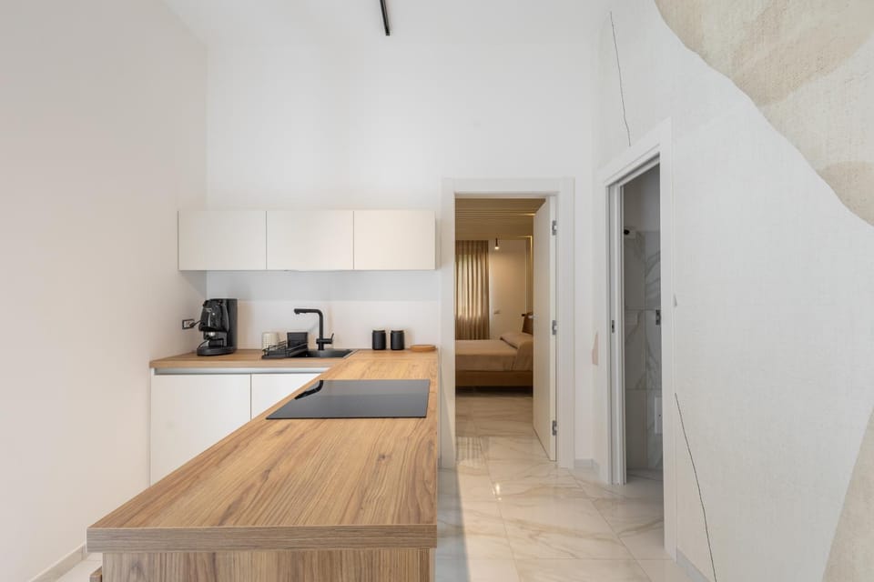 Coffee/tea facilities, Kitchen or kitchenette, kitchen