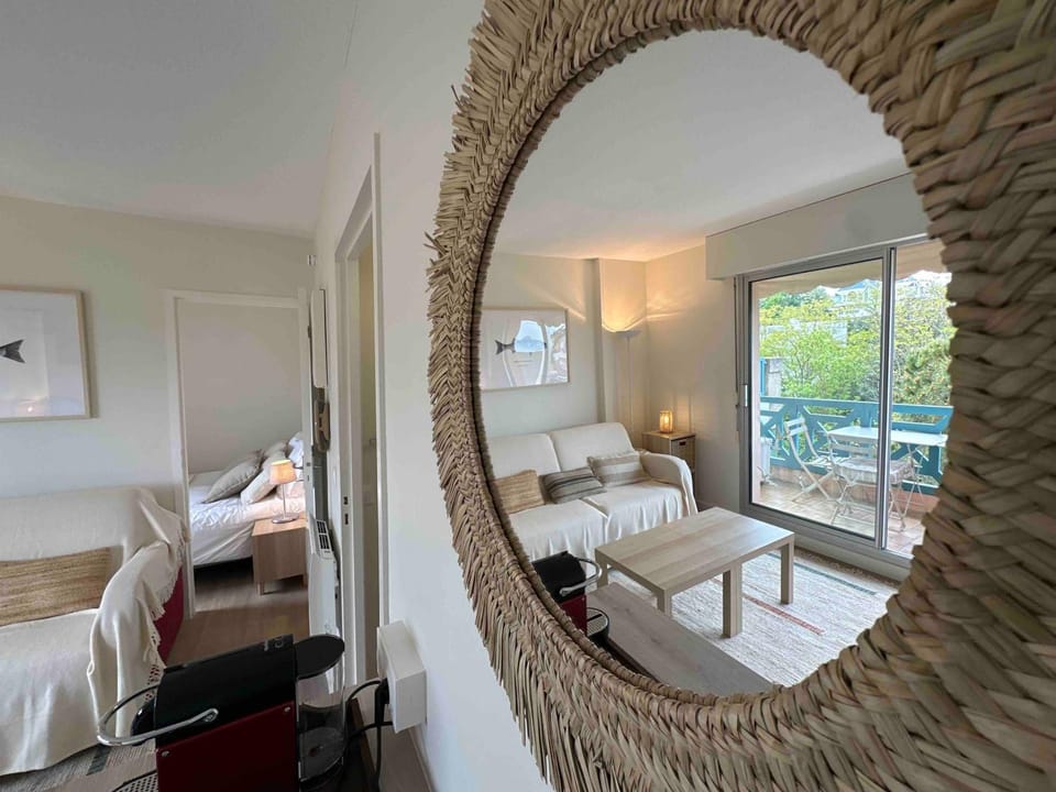 Living room, Bedroom