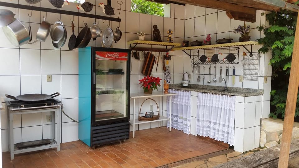 BBQ facilities, Kitchen or kitchenette, Communal kitchen, Swimming pool, minibar, pet friendly, stove
