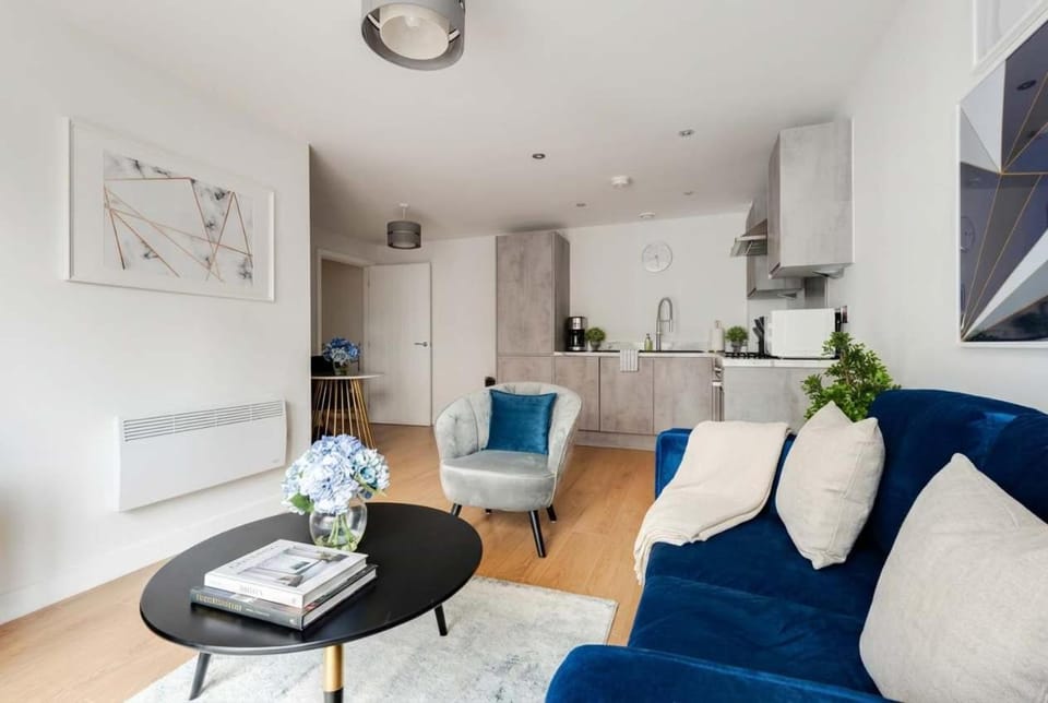Modern & Spacious 1 Bed Flat in a Converted Mill Apartment in Leeds