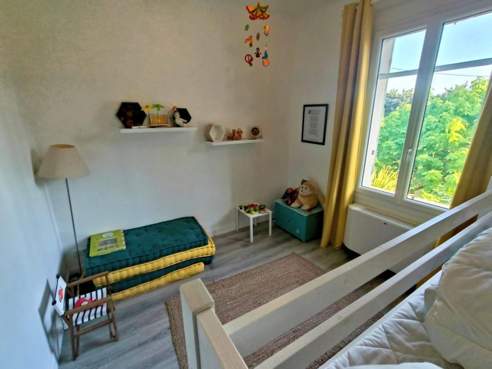 Bed, Photo of the whole room