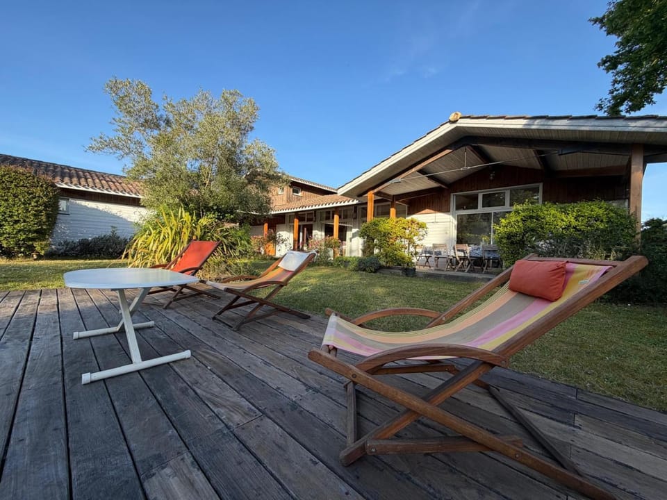 Villa Hortensia Pool AND Tranquility in Andernos Bassin Villa in Andernos-les-Bains