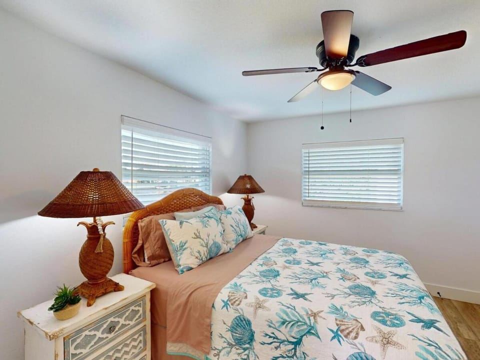 Newly renovated water front home with private pool and fishing dock House in Port Charlotte