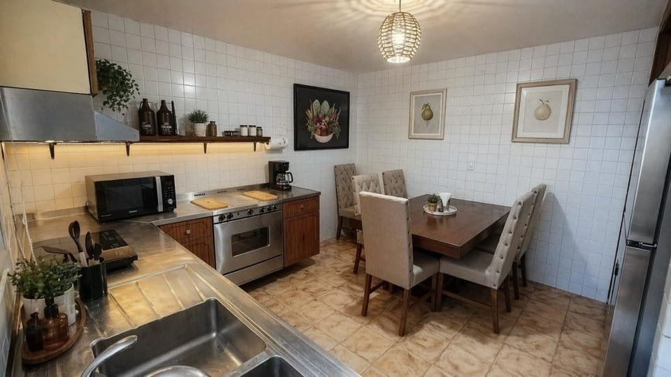 Depto Barrio San Marcos para hasta 8 personas planta baja y doble cochera Apartment in Aguascalientes