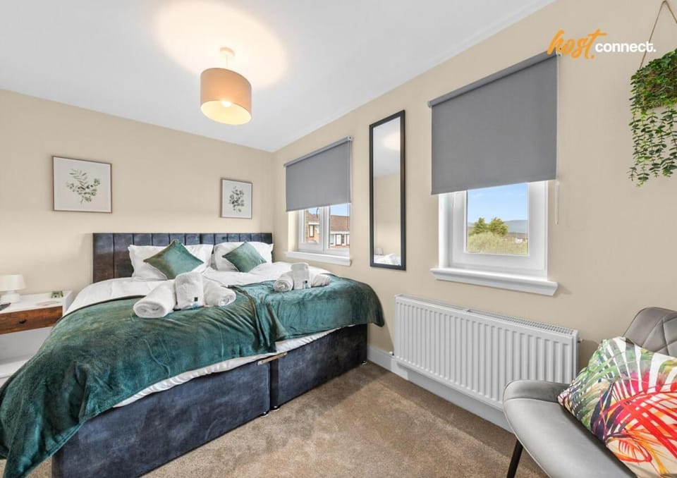 2BR House I Sleeps 4 I Cumbernauld Apartment in Cumbernauld