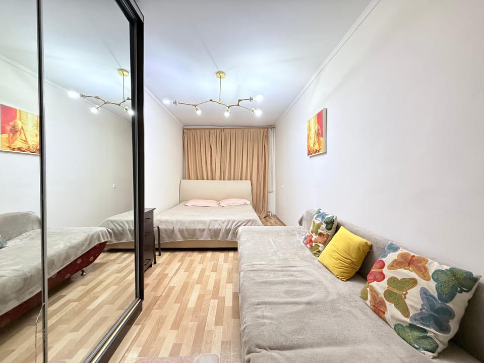 Arbat Big Family Residence 2 min to Metro Almaly Apartment in Almaty