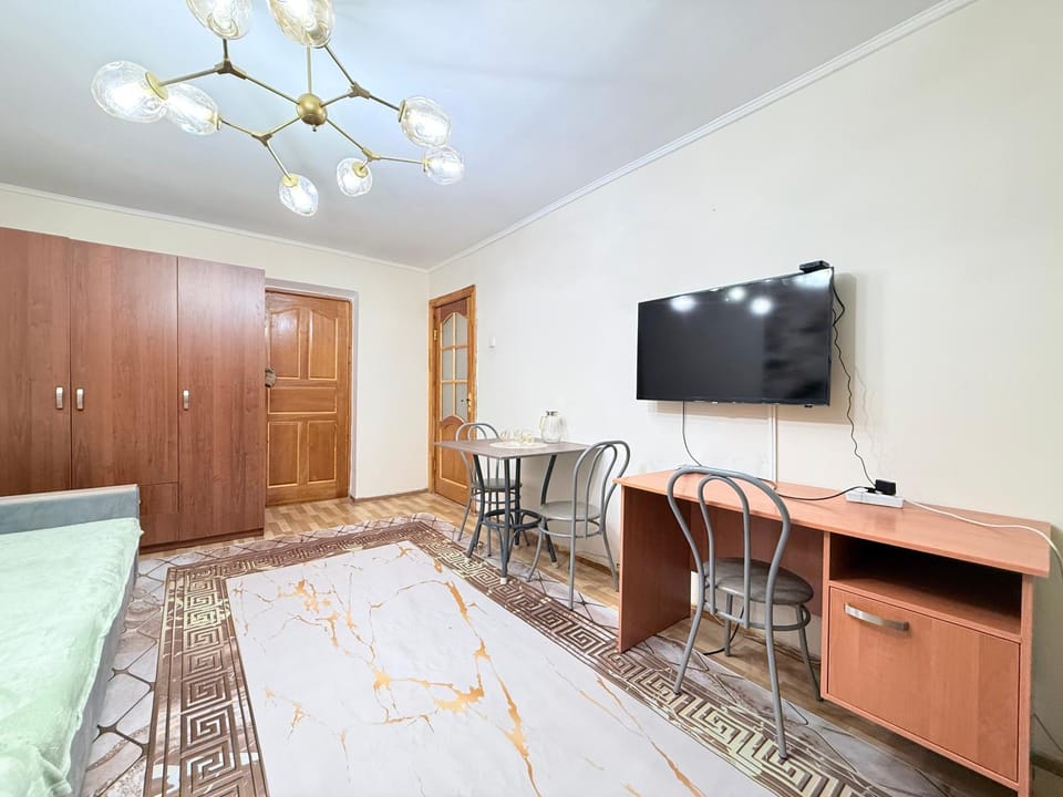Arbat Big Family Residence 2 min to Metro Almaly Apartment in Almaty