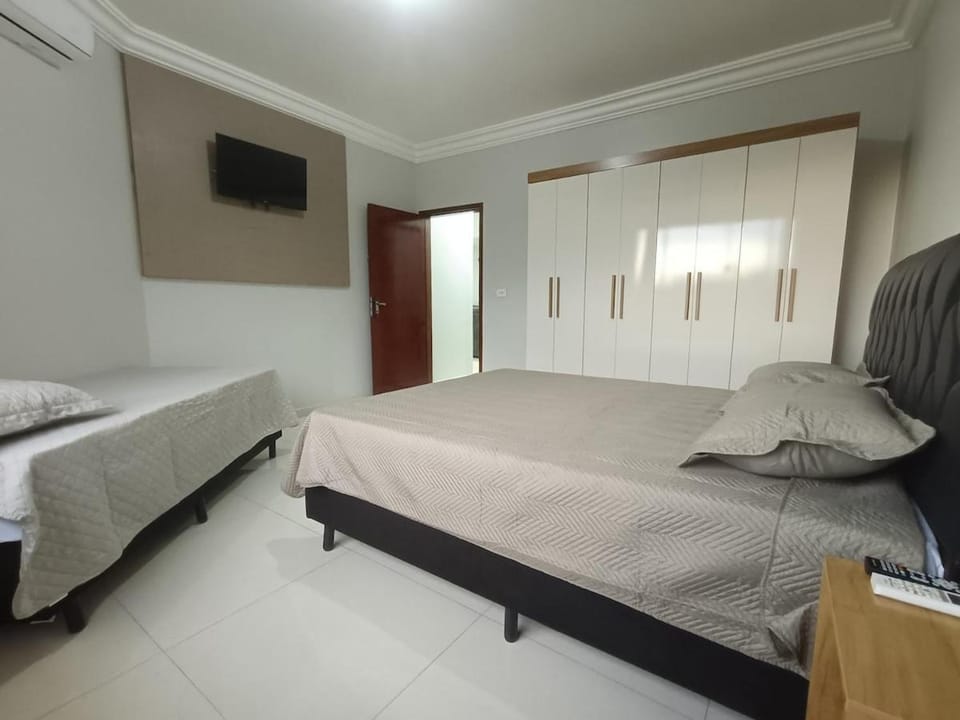 Bed, Photo of the whole room, air conditioner