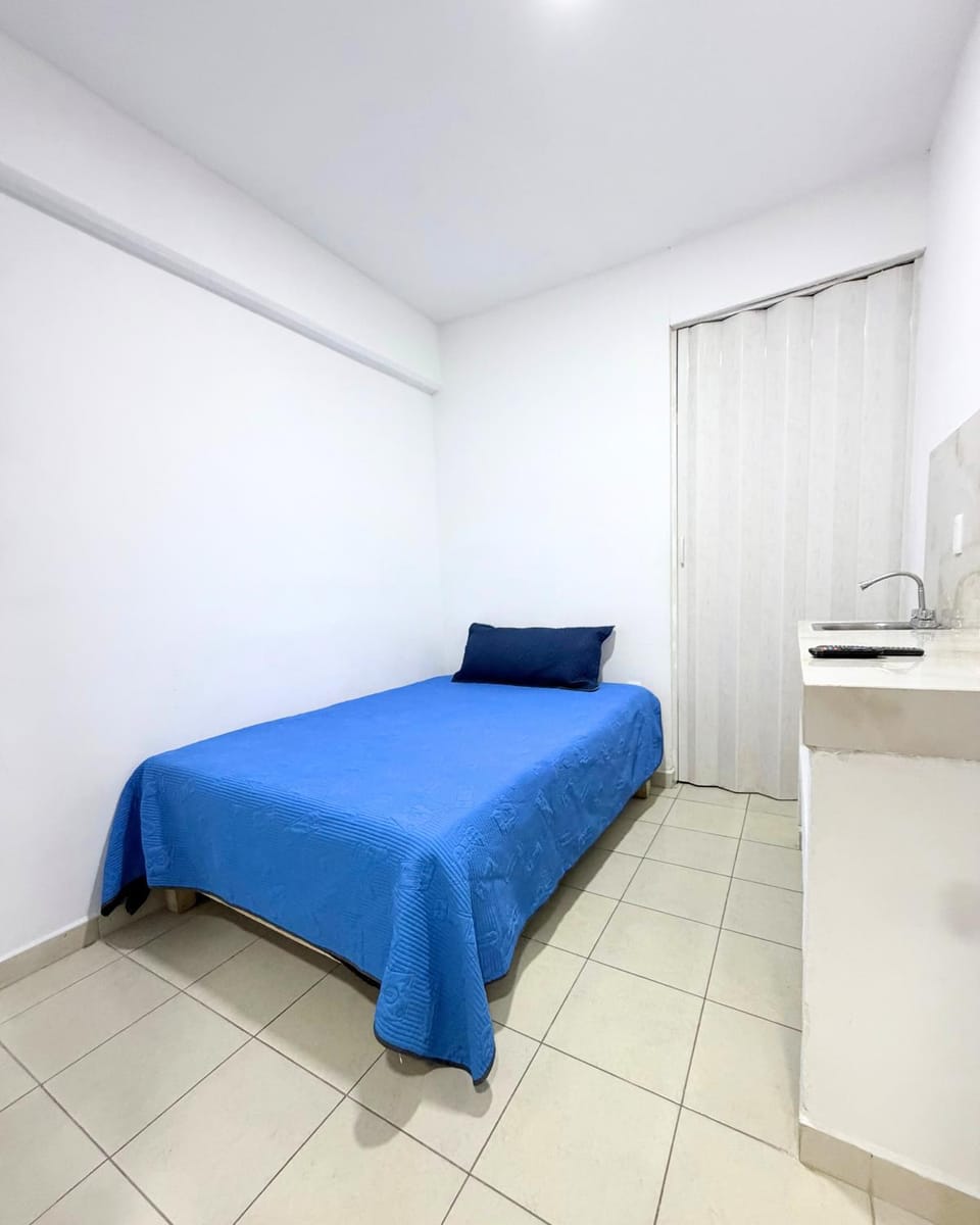 Bed, Photo of the whole room, kitchen