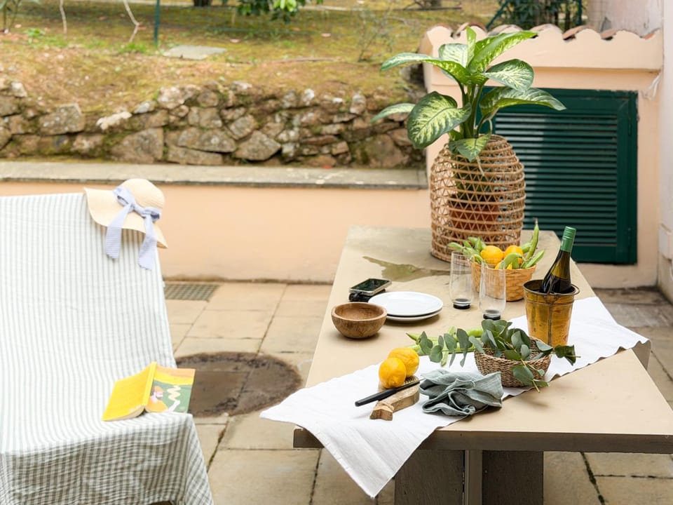 Garden, Dining area