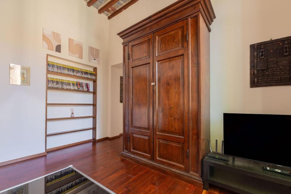 Windrose The Painter's Residence Apartment in Pisa