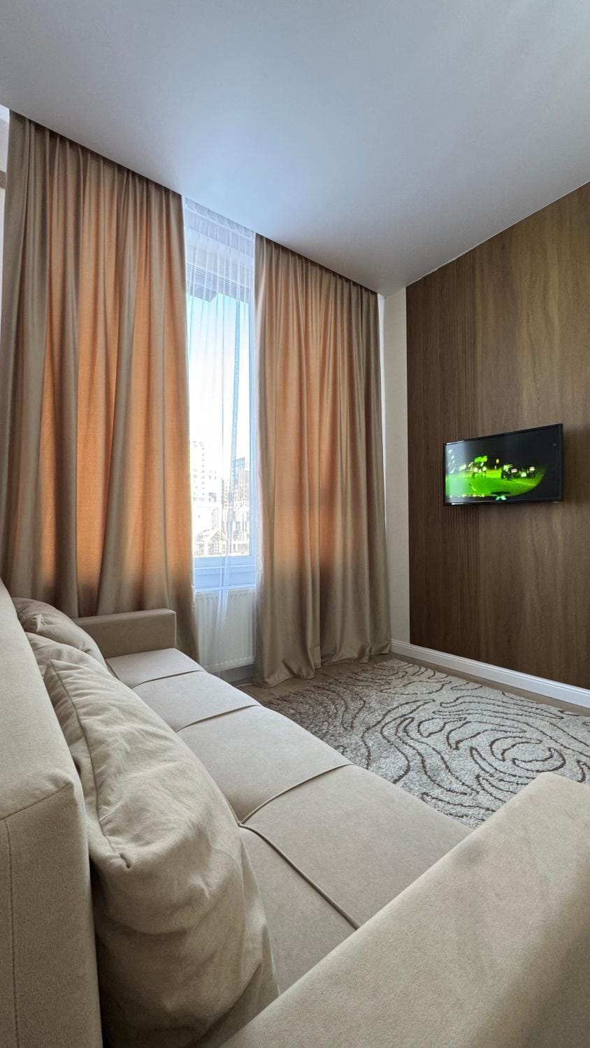 TV and multimedia, Living room, Seating area, City view