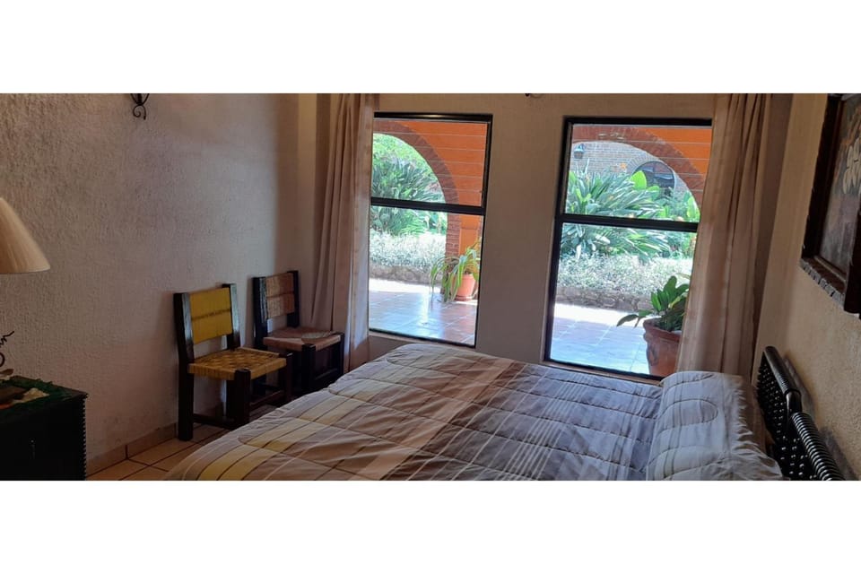 Bed, Seating area, Bedroom