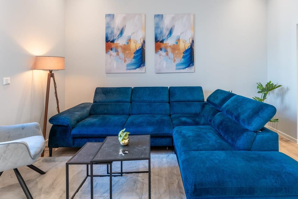 Living room, Decorative detail, Seating area