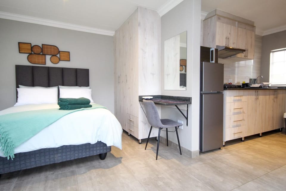 Scheunberg 4 Modern 1 Bedroom Flat Apartment in Pretoria