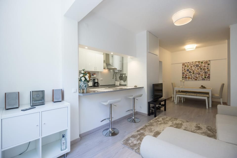 Lovely & Modern in the Center Apartment in Lisbon