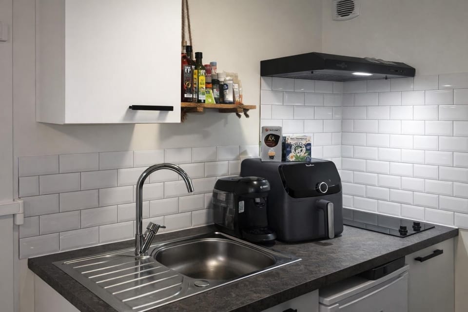 Kitchen or kitchenette, Living room