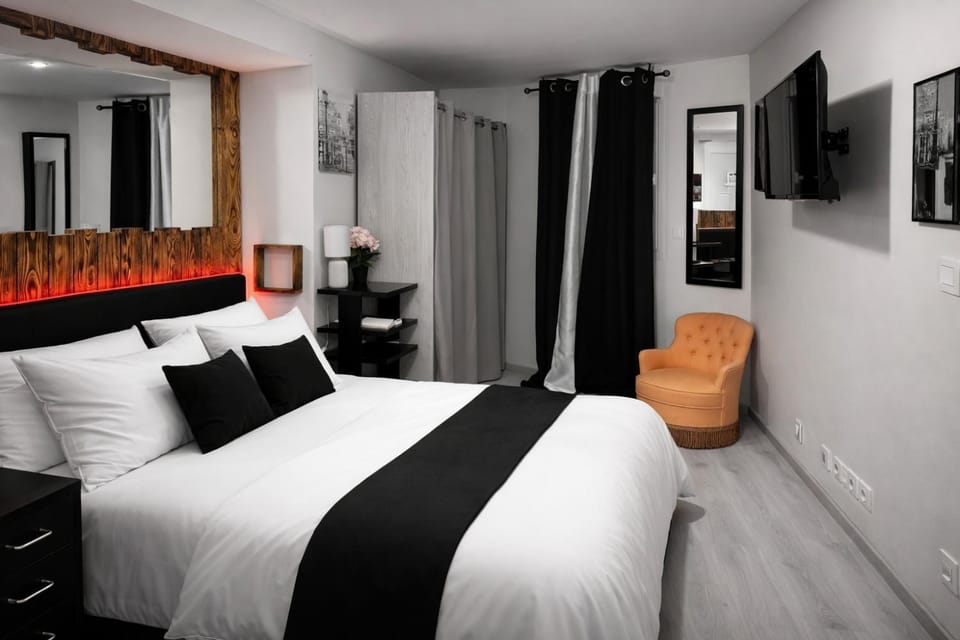 Living room, Bedroom