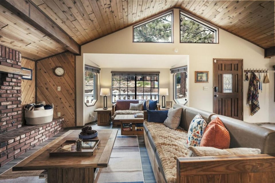 Whispering Pines | Lrg Fireplace, Trails, Gated House in Southern California
